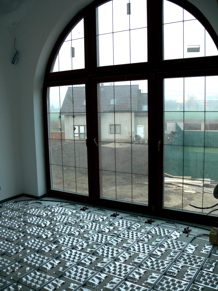 RD Praha 8 – termoplech u okna